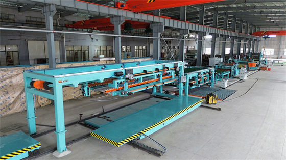 उच्च परिशुद्धता सर्वो कट टू लेंथ लाइन के लिए स्टेनलेस स्टील कॉइल्स के साथ किनारे ट्रिमिंग