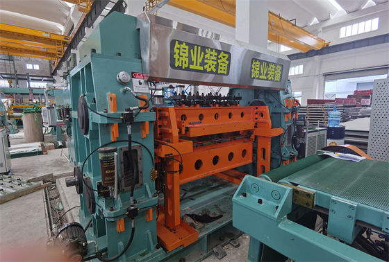 स्वचालित रोटरी शीयर फ्लाई कट टू लेंथ लाइन स्टेनलेस स्टील 0.3 - 3 X 1000 200 मिमी